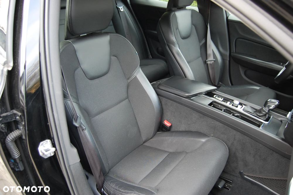 Volvo V60 Cross Country D4 AWD Geartronic Pro - 19