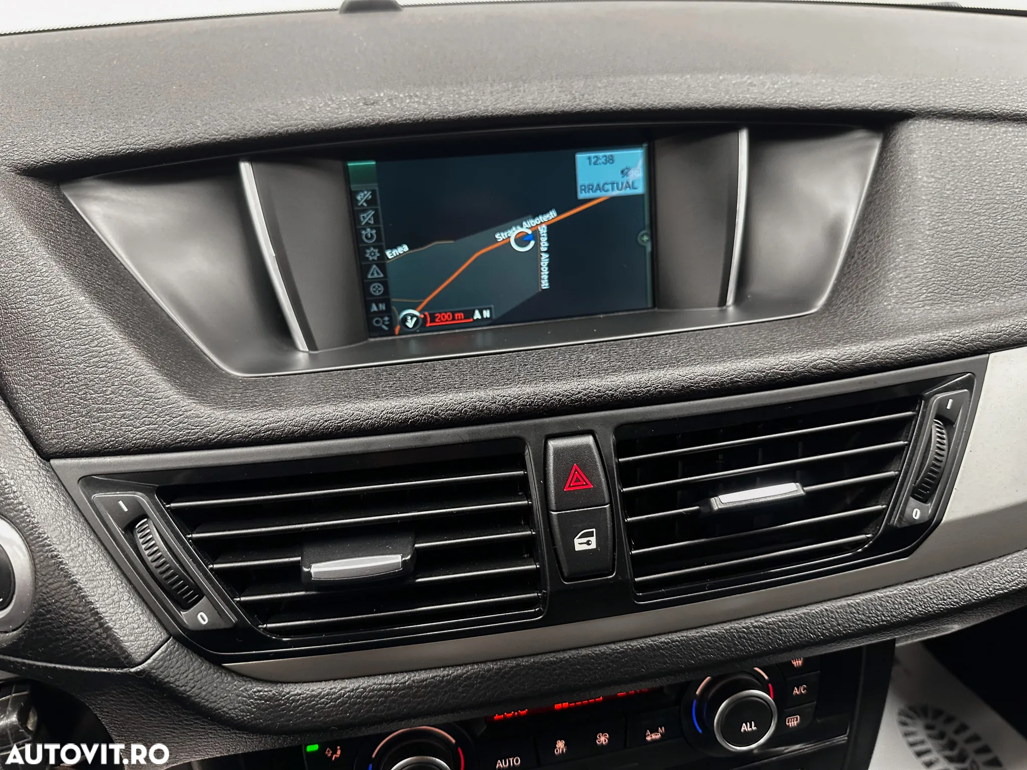 BMW X1 xDrive18d - 28