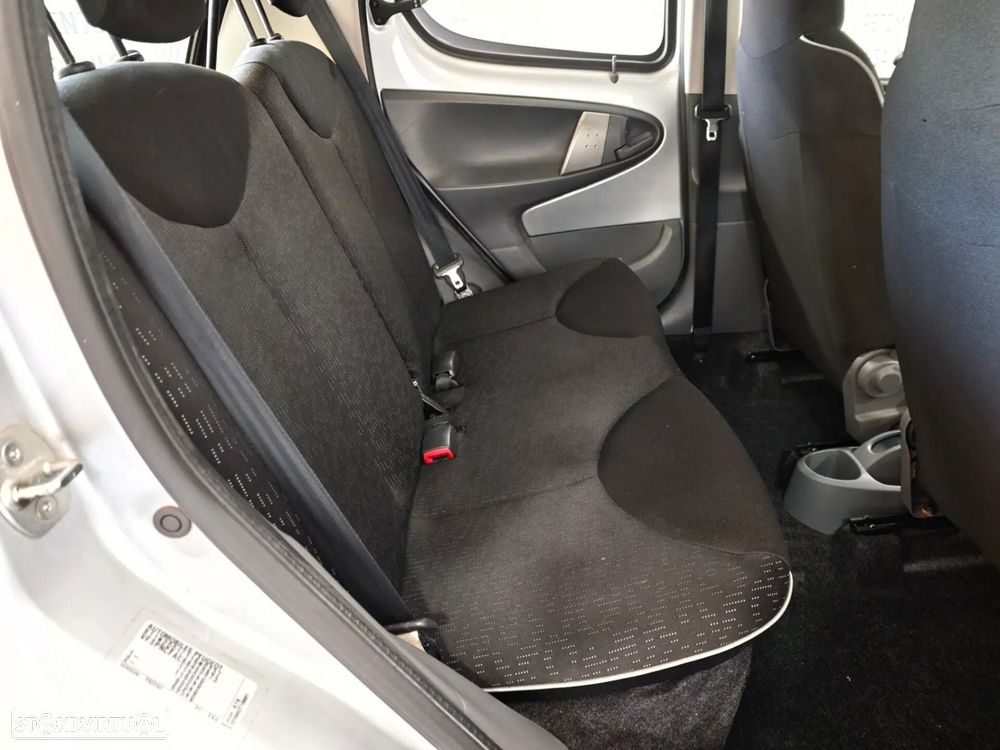 Peugeot 107 1.0 Active - 20