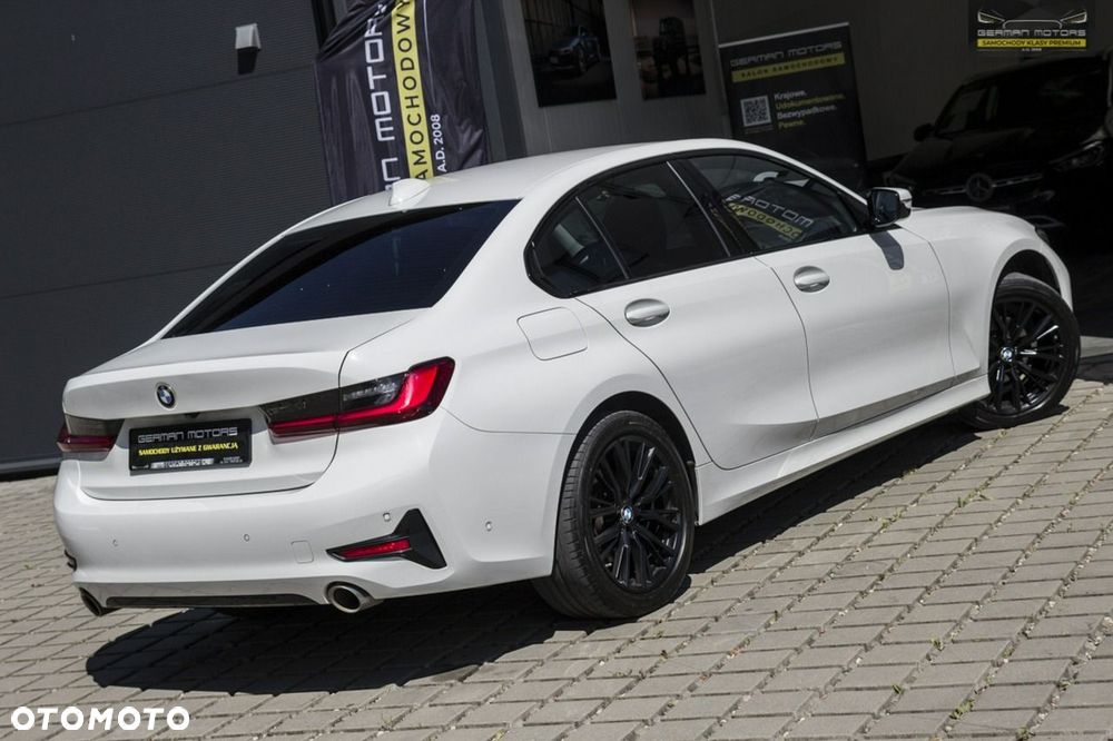 BMW Seria 3 318i Sport Line - 9