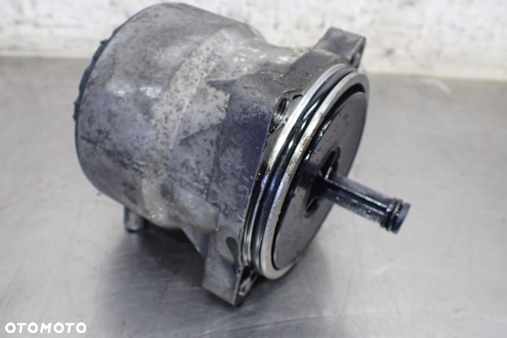 OBUDOWA FILTRA OLEJU VOLKSWAGEN TOUAREG 5.0TDI V10 - 3