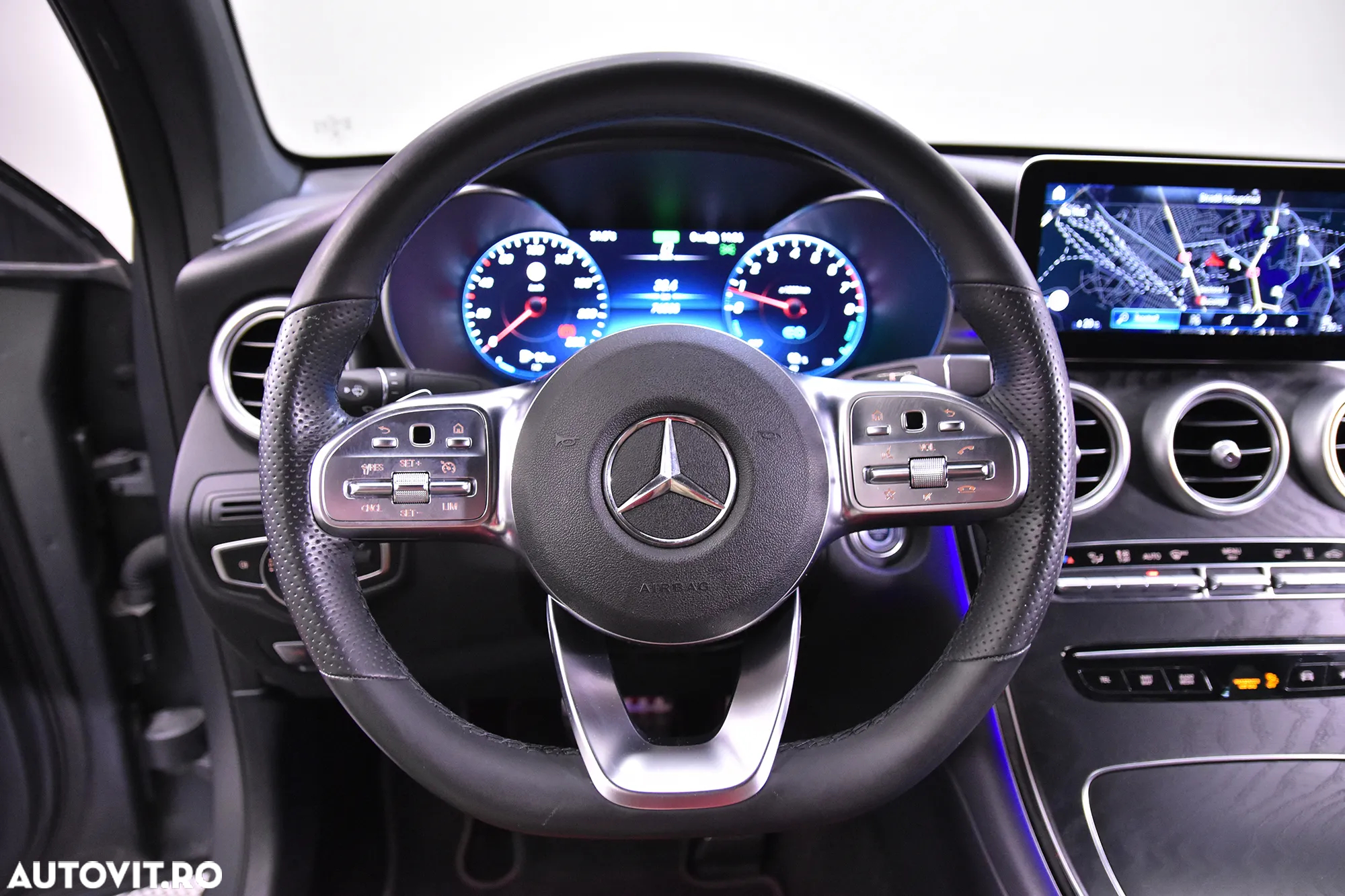 Mercedes-Benz GLC Coupe 300 e 4Matic 9G-TRONIC AMG Line - 16