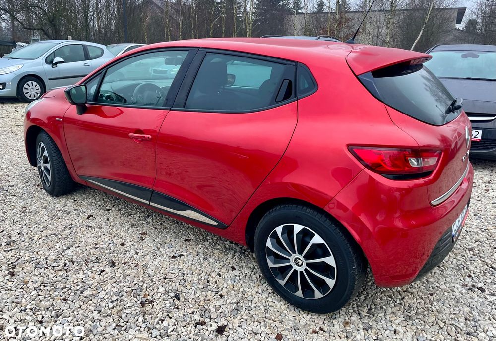 Renault Clio 1.2 16V 75 Luxe - 5