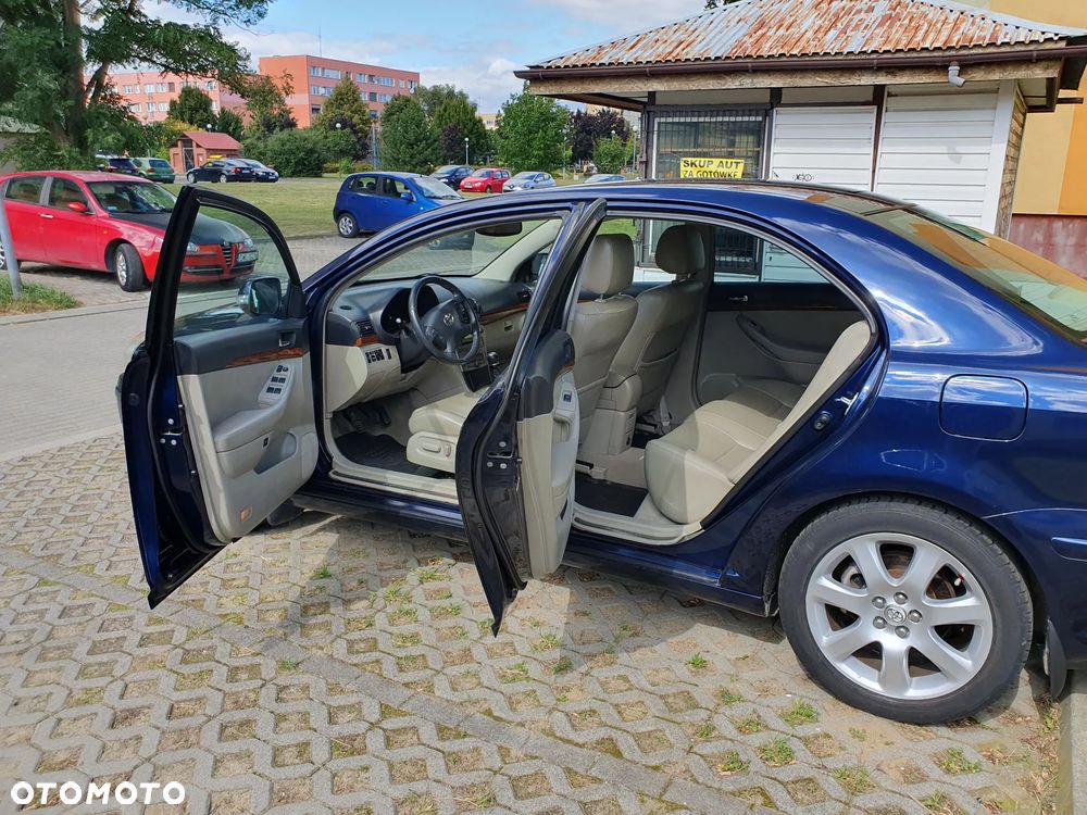 Toyota Avensis 2.0 D-4D - 4