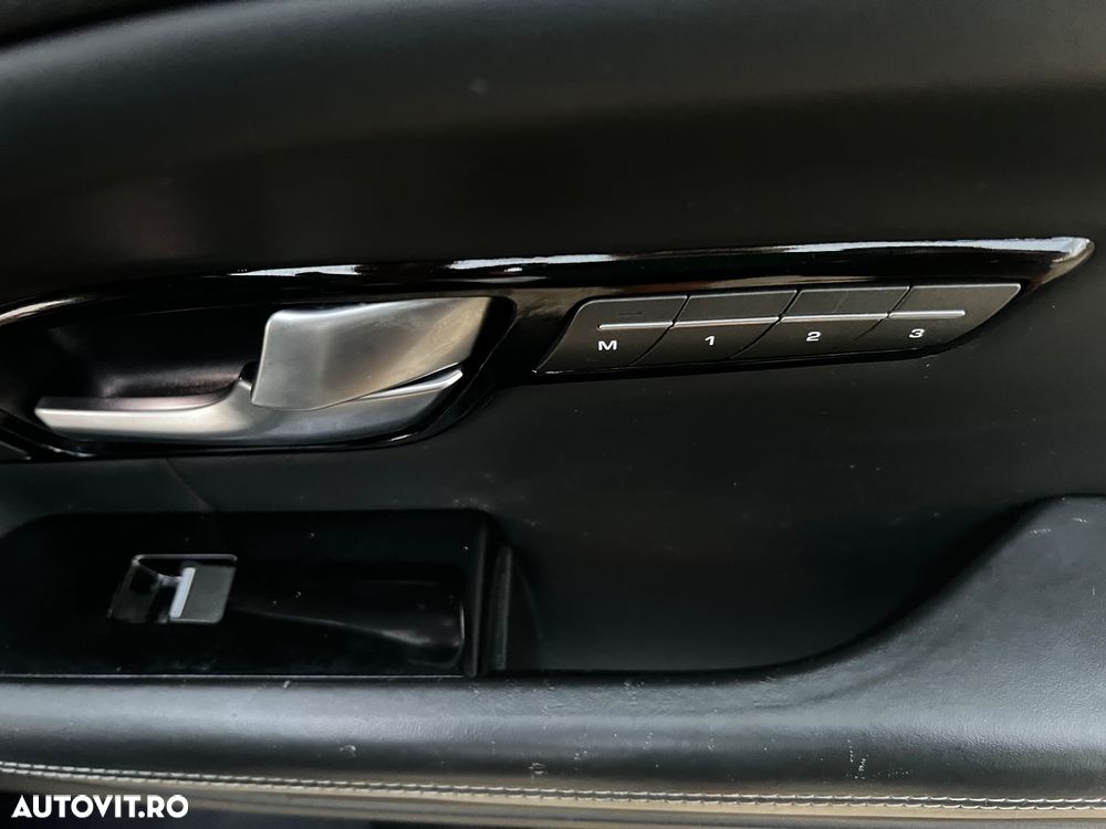 Land Rover Range Rover Evoque - 24