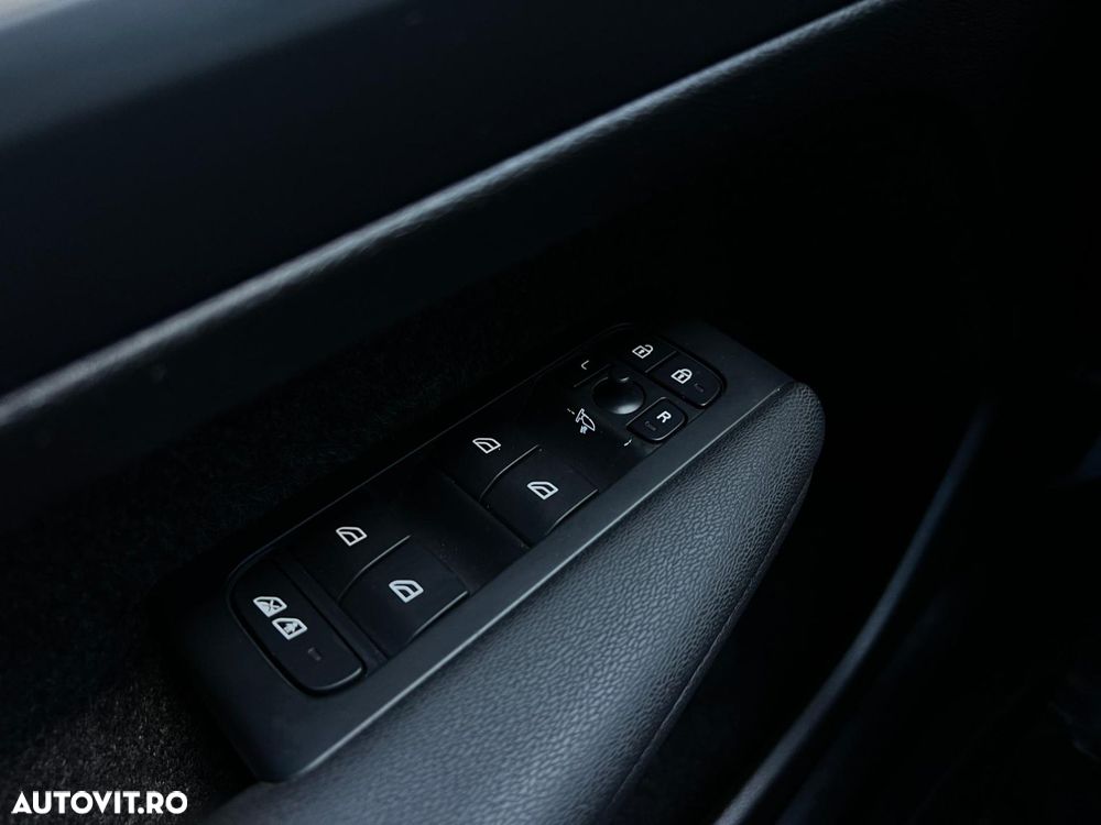 Volvo XC 40 B3 AT FWD MHEV Core - 32