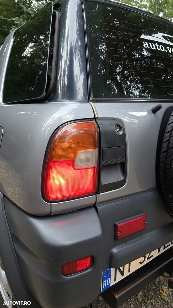 Toyota RAV4 - 16