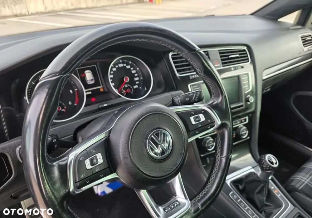 Volkswagen Golf 2.0 TDI BMT GTD - 26