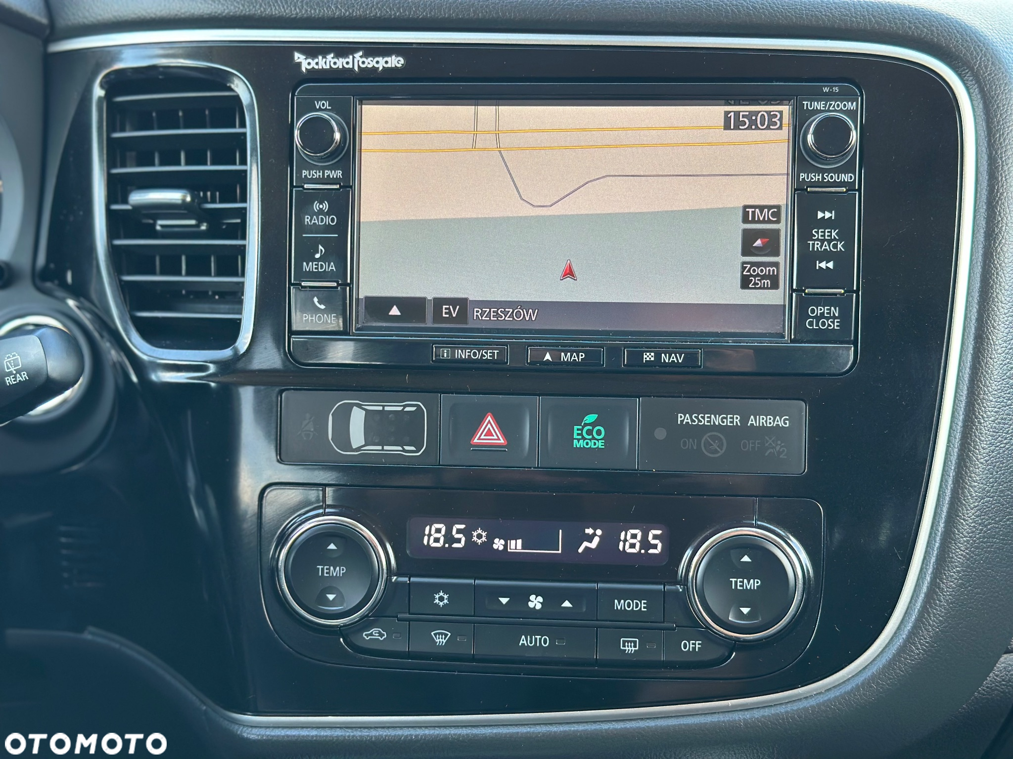 Mitsubishi Outlander 2.0 4WD Plug-In Hybrid Top - 18