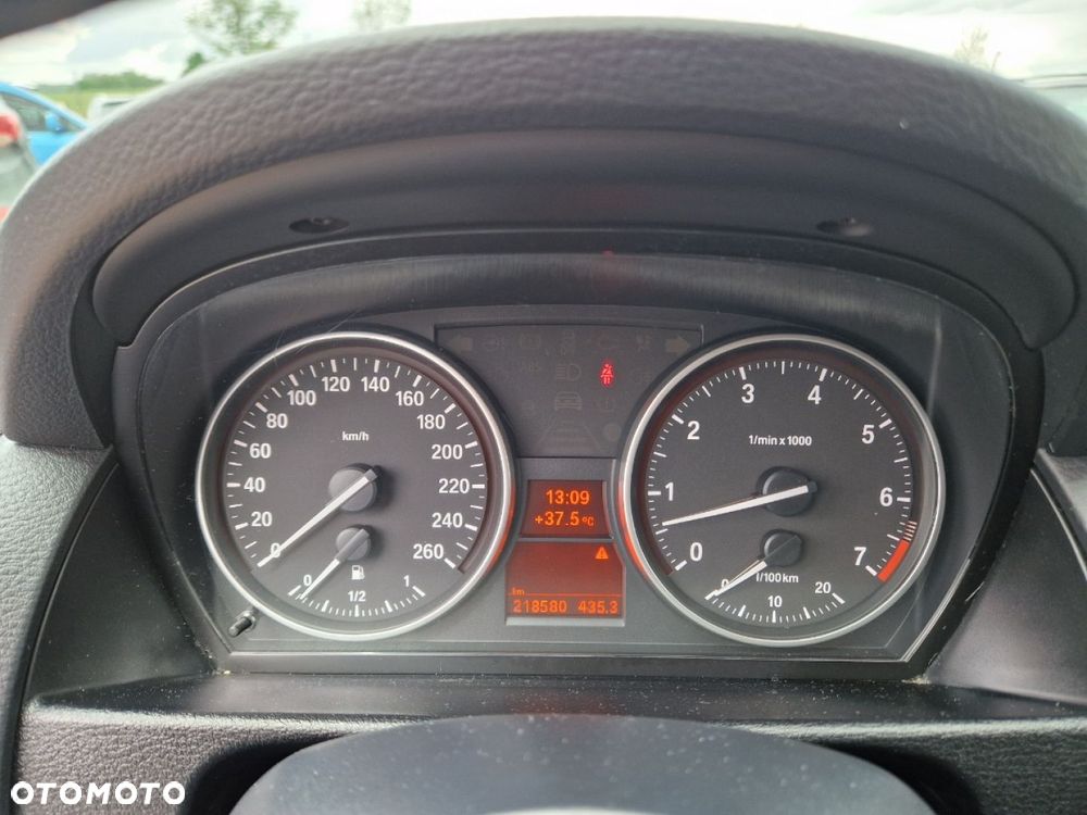 BMW X1 sDrive18i Sport Line - 11