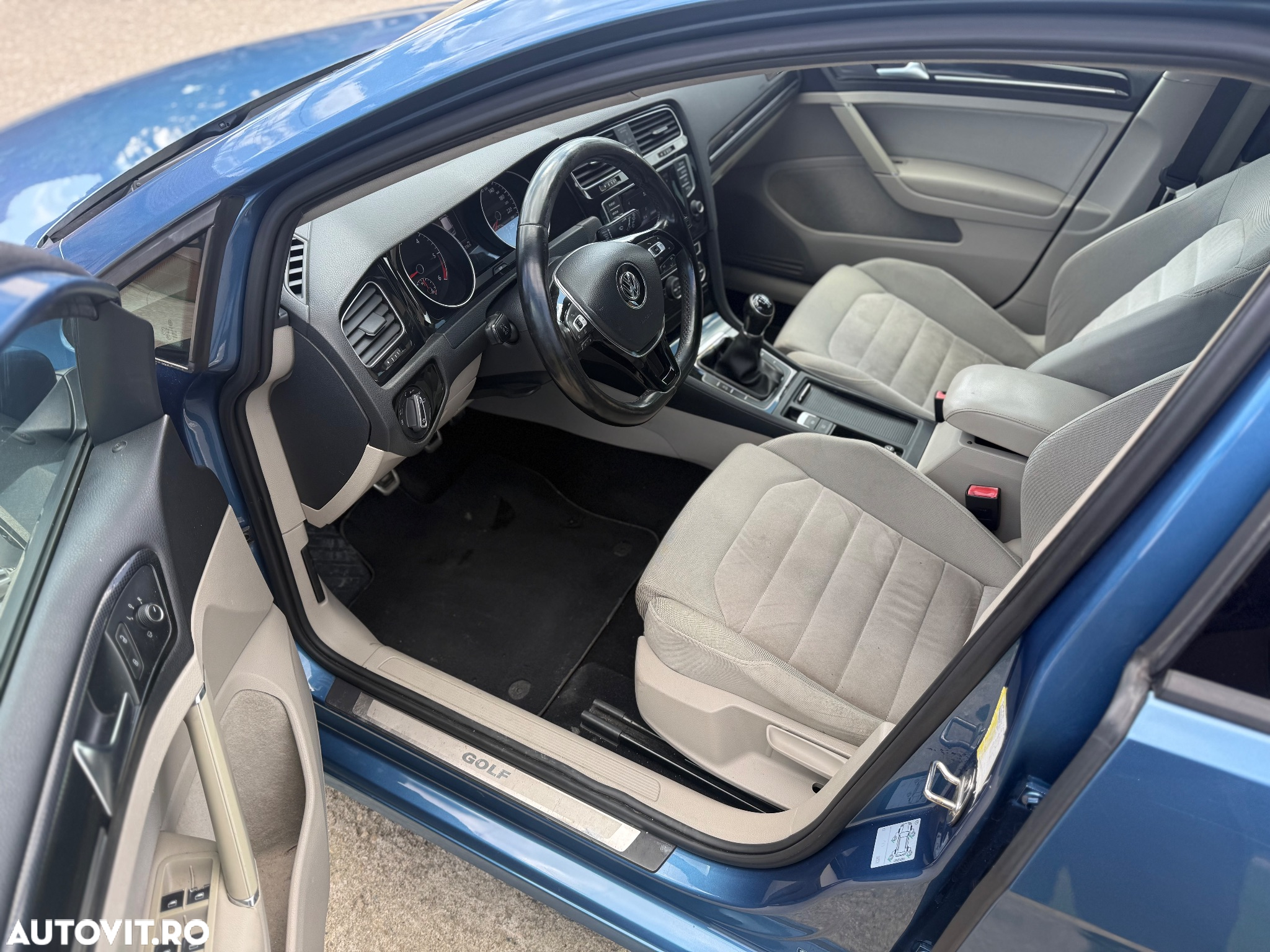 Volkswagen Golf 1.6 TDI BlueMotion Technology DPF Comfortline - 7