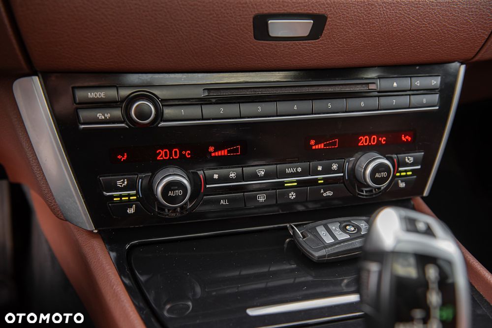 BMW 5GT - 26