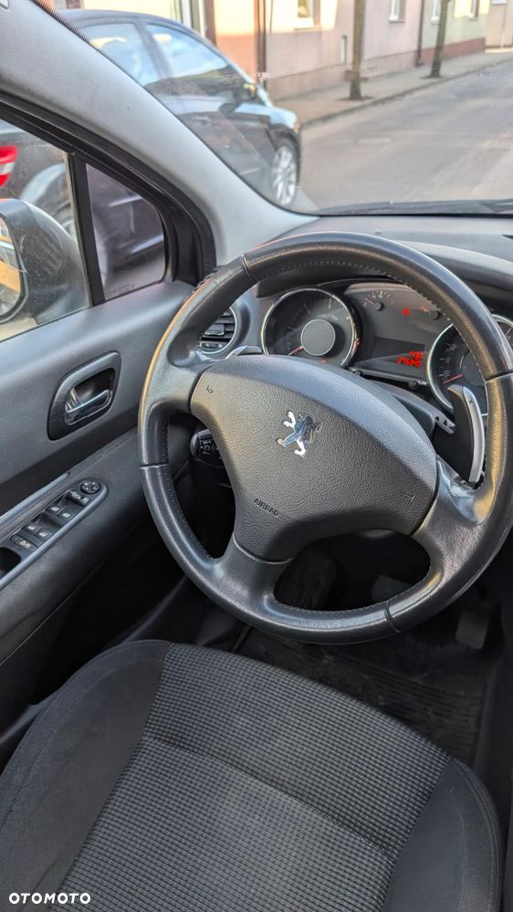 Peugeot 5008 1.6 e-HDi Active S&S - 3