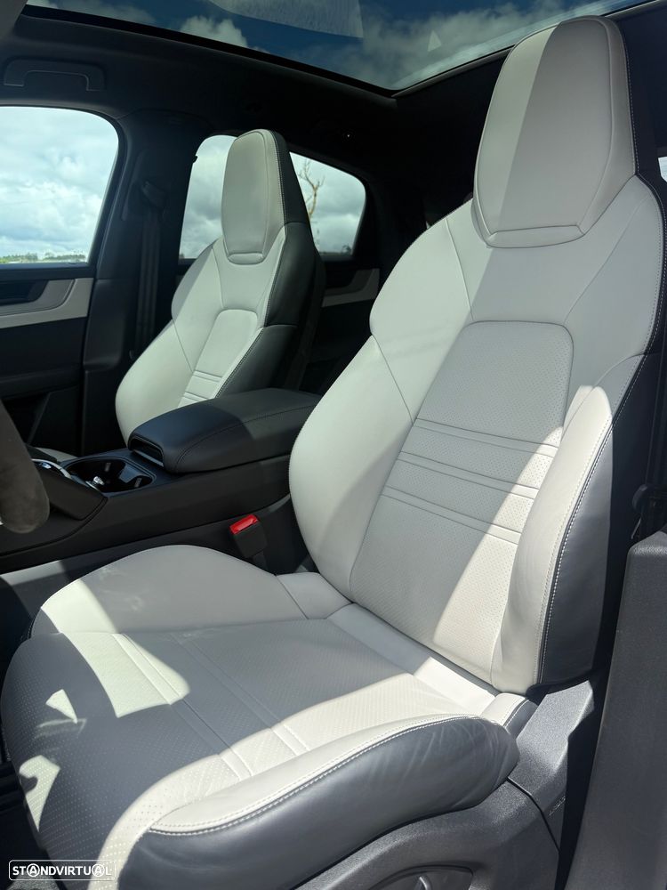 Porsche Cayenne Coupé E-Hybrid - 11