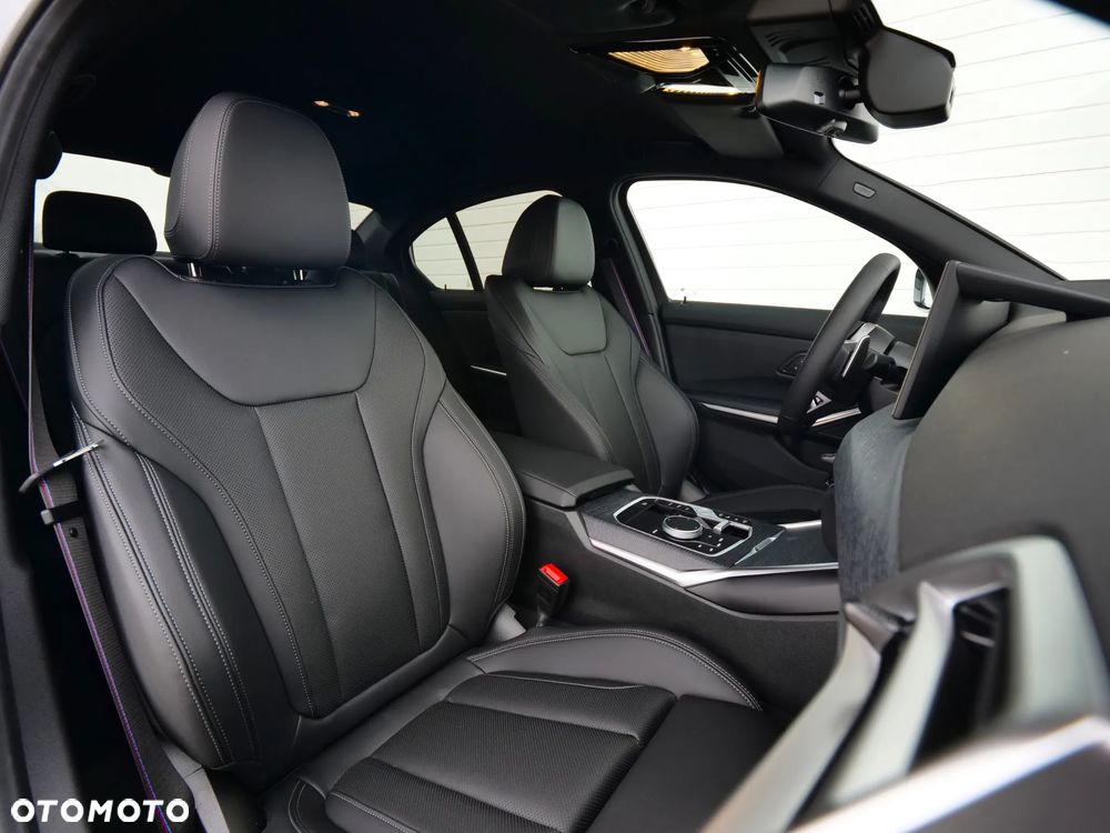 BMW Seria 3 330i xDrive M Sport sport - 37