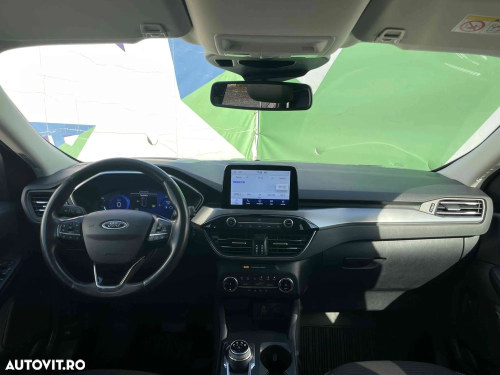 Ford Kuga - 10