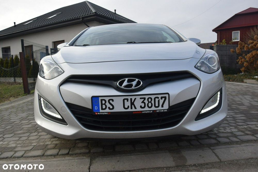 Hyundai i30 1.6 CRDi Fifa World Cup Edition - 5