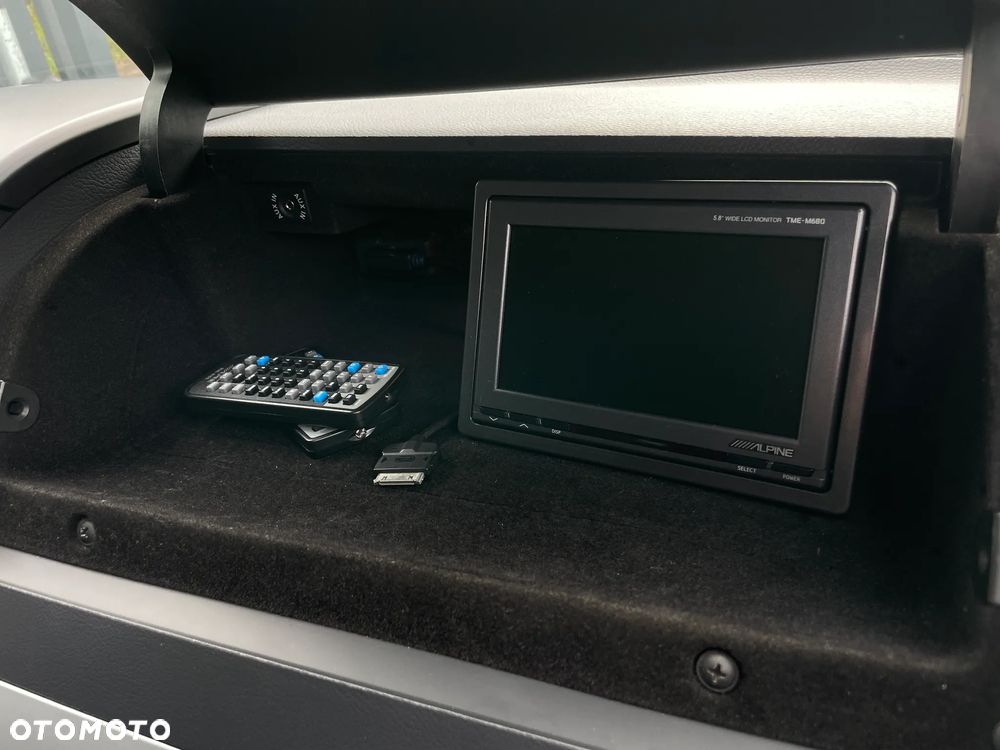 Volkswagen Multivan - 28