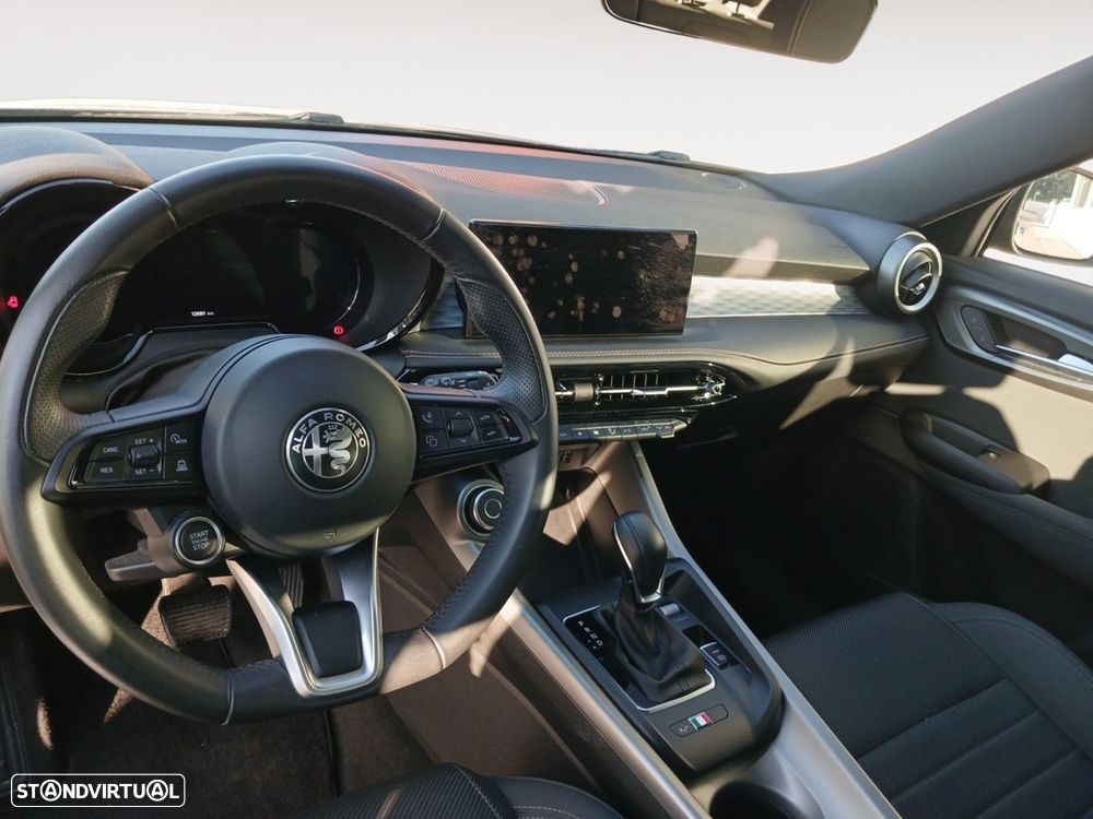 Alfa Romeo Tonale 1.5 Hybrid Ti - 10