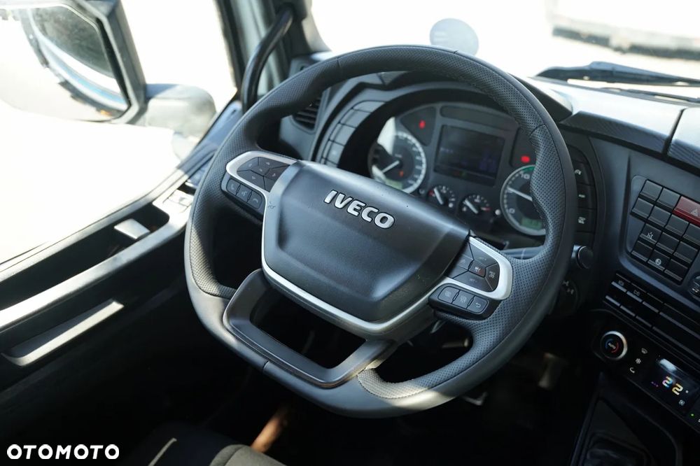 Iveco X- WAY 480 / 8x4 / WYWROTKA TYLNOZSYPOWA - 5,6 M / HYDROKLAPA / OPONY 100% / EURO 6 - 30