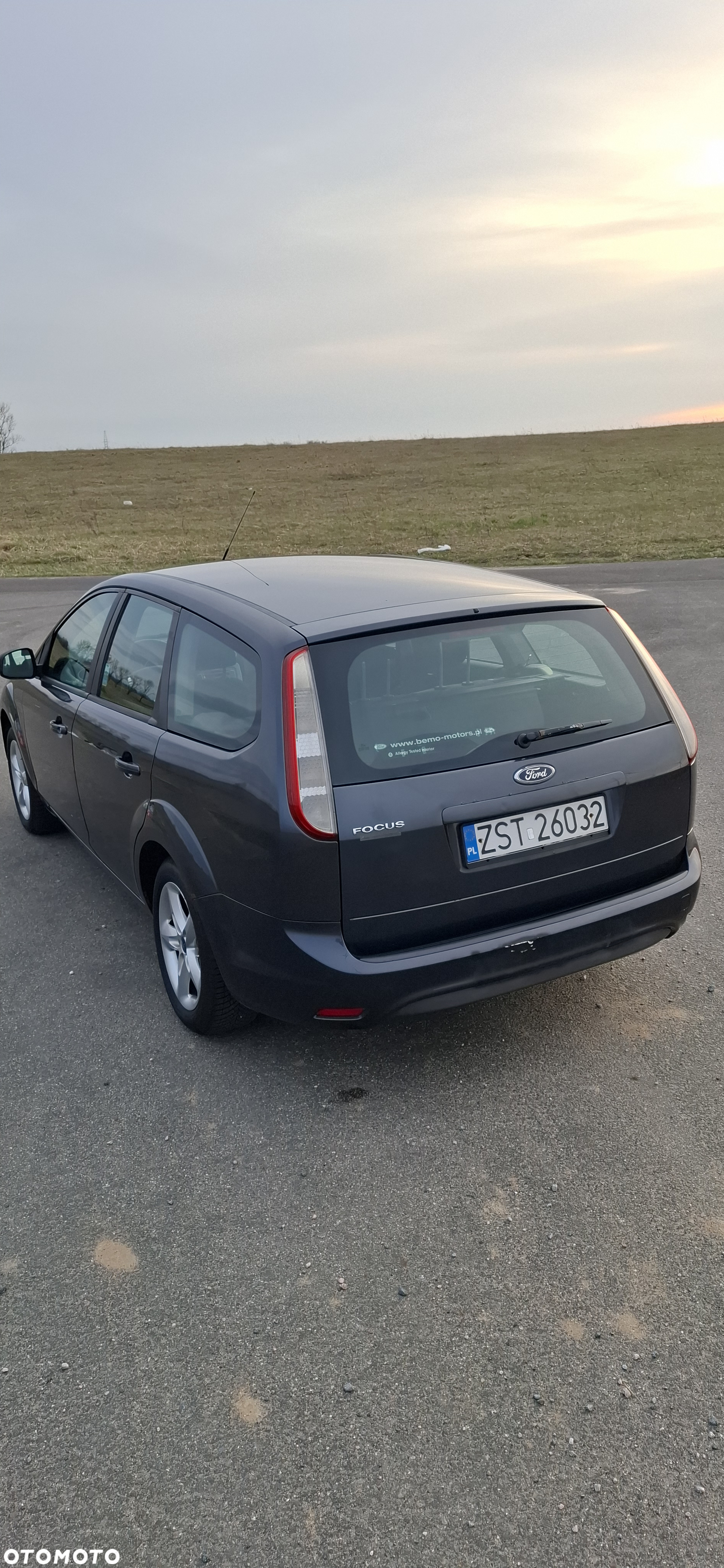 Ford Focus 1.6 Ghia - 8