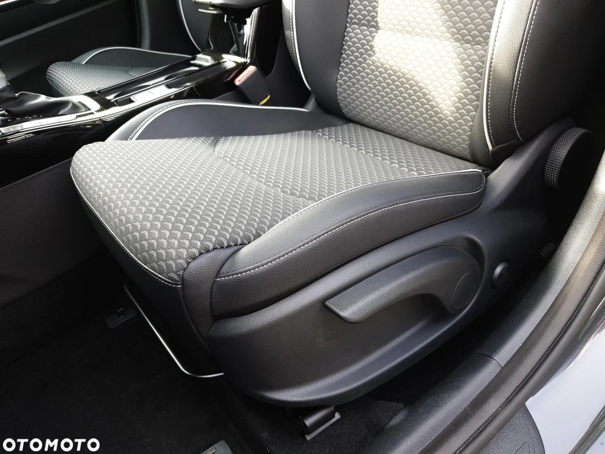 Kia Ceed 1.5 T-GDI Tribute DCT - 14