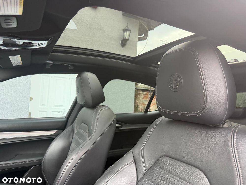 Alfa Romeo Stelvio 2.0 Turbo 16V AT8-Q4 Estrema - 6