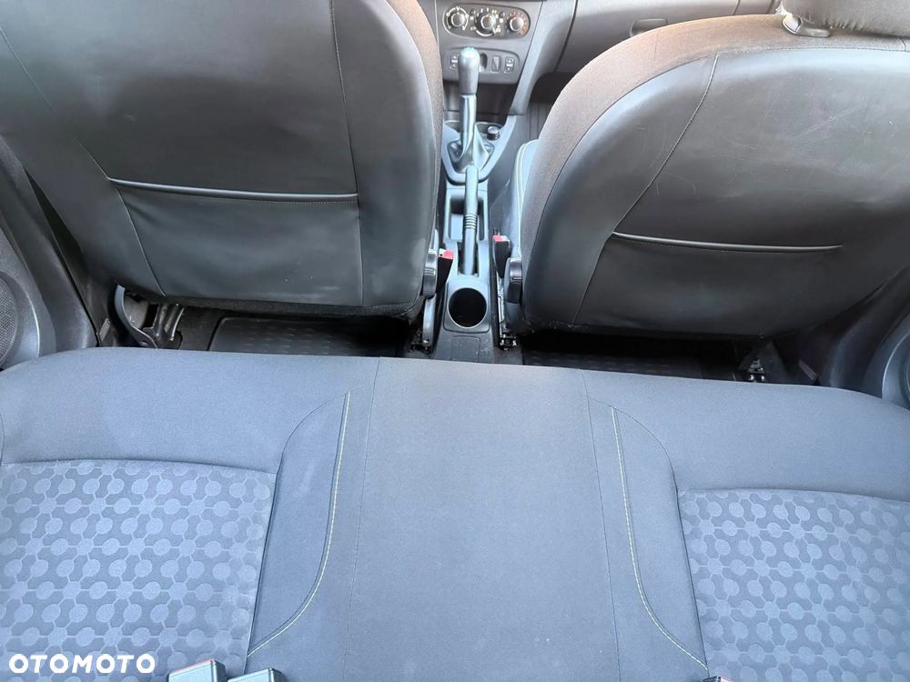 Dacia Sandero 1.2 16V Laureate - 21