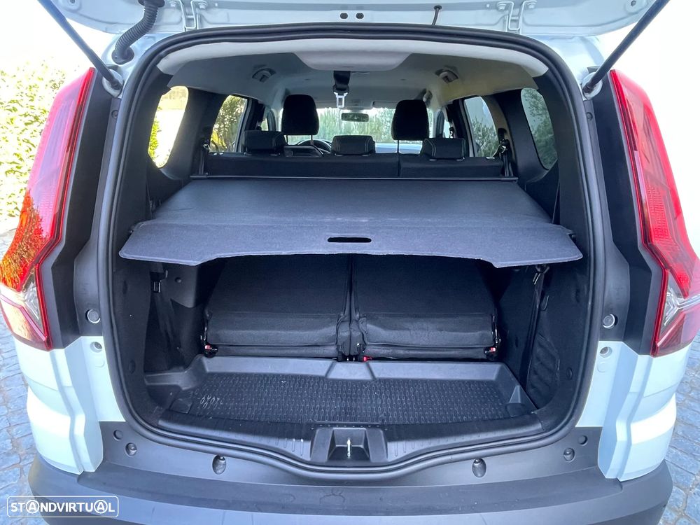Dacia Jogger 1.6 Extreme 7L - 30