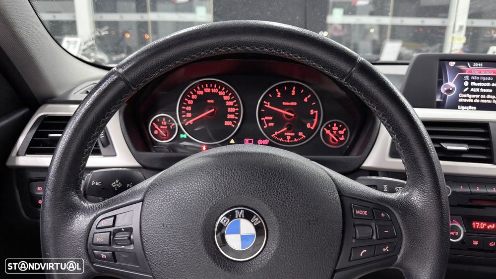 BMW 320 d Luxury Line - 14