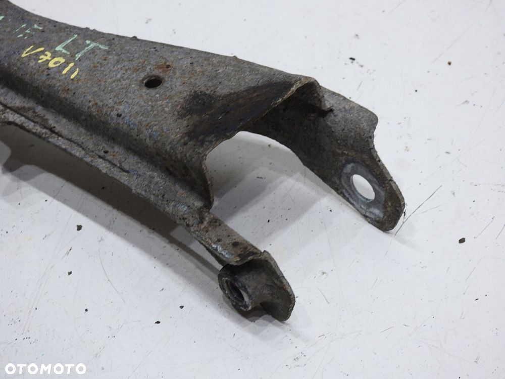 WAHACZ LEWY TYŁ VOLVO V70 II 2.4 T - 5