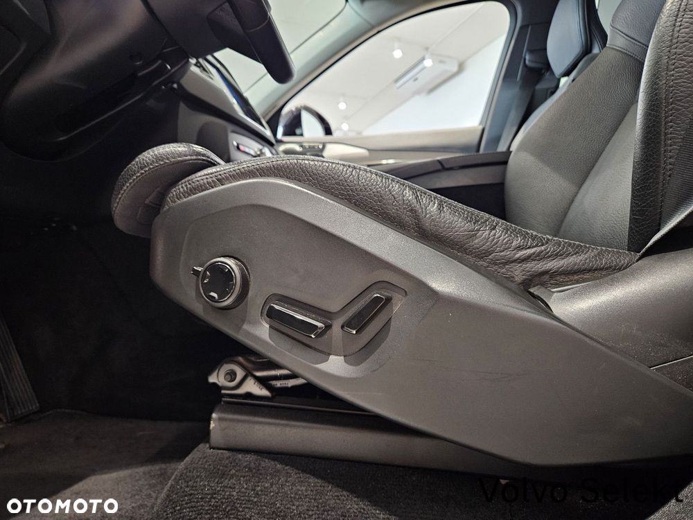 Volvo XC 90 - 13
