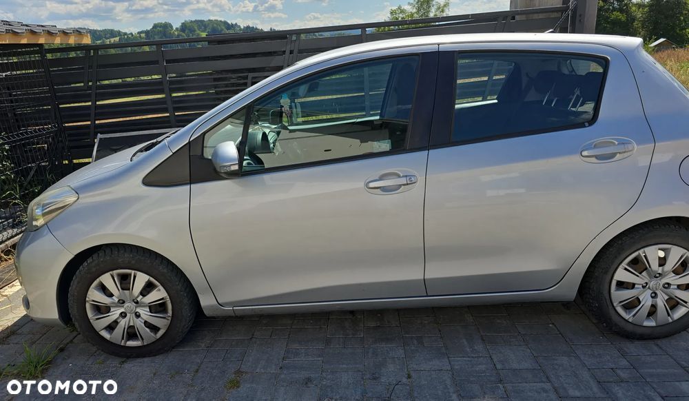 Toyota Yaris 1.33 Premium - 4