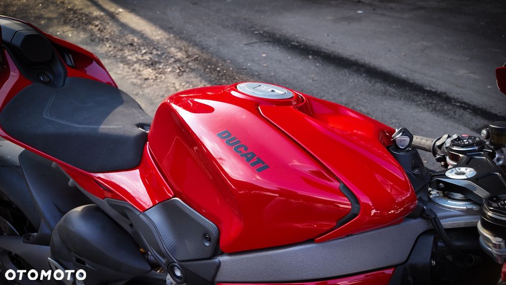 Ducati Panigale V4 - 4