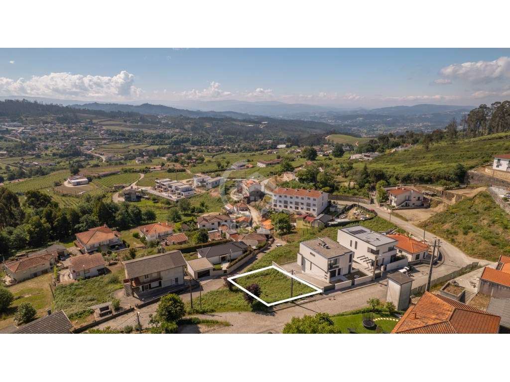 Terreno com 416 m² para Construção em Zona Residencial Tranquila - Grande imagem: 3/11
