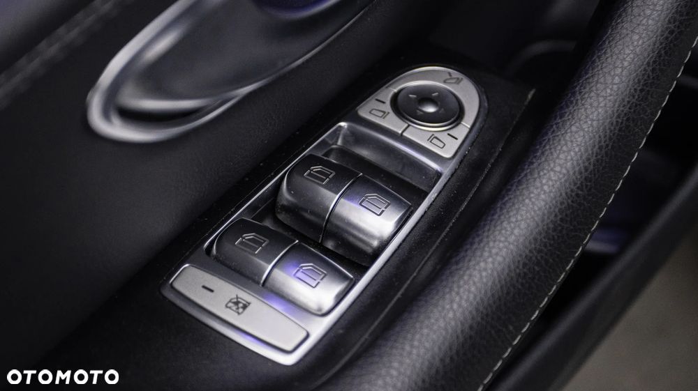 Mercedes-Benz Klasa E 220 d 4-Matic AMG - 38