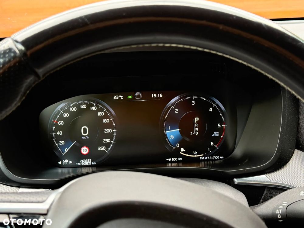 Volvo XC 60 D4 AWD R-Design - 11