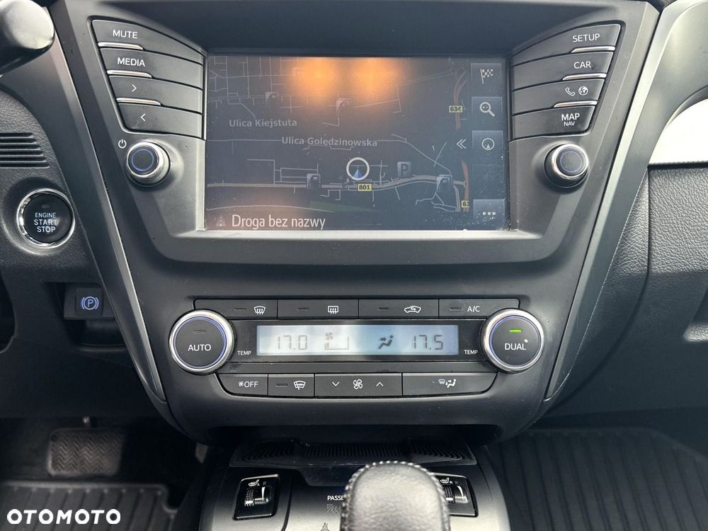 Toyota Avensis 2.0 Premium MS - 15