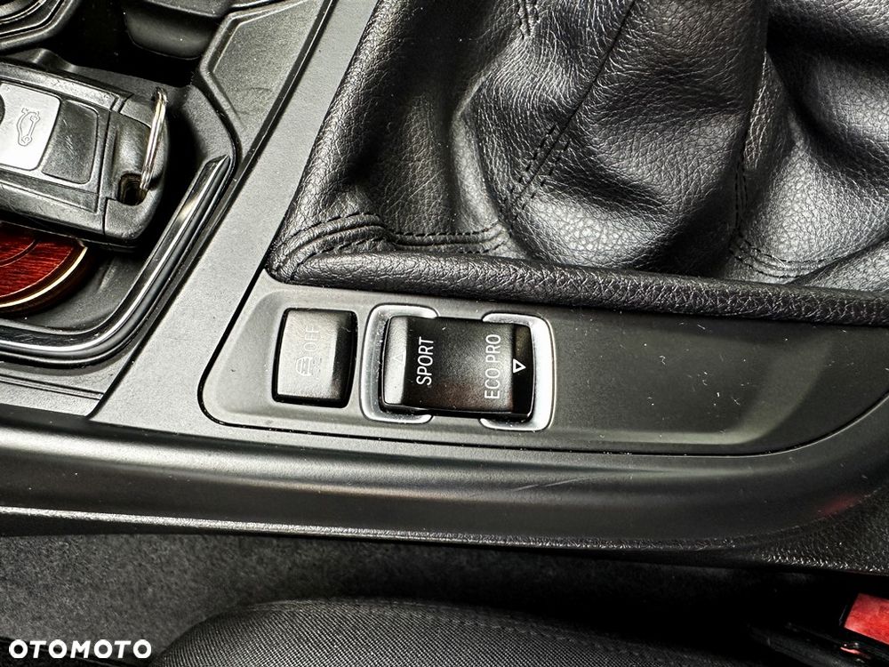 BMW Seria 1 118d Sport Line - 28