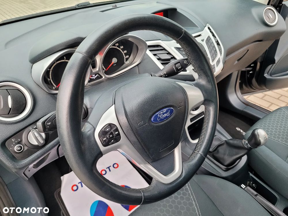 Ford Fiesta 1.25 Titanium EU5 - 13
