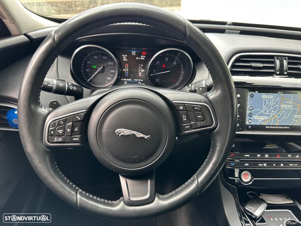 Jaguar XE 2.0 D Prestige Aut. - 19