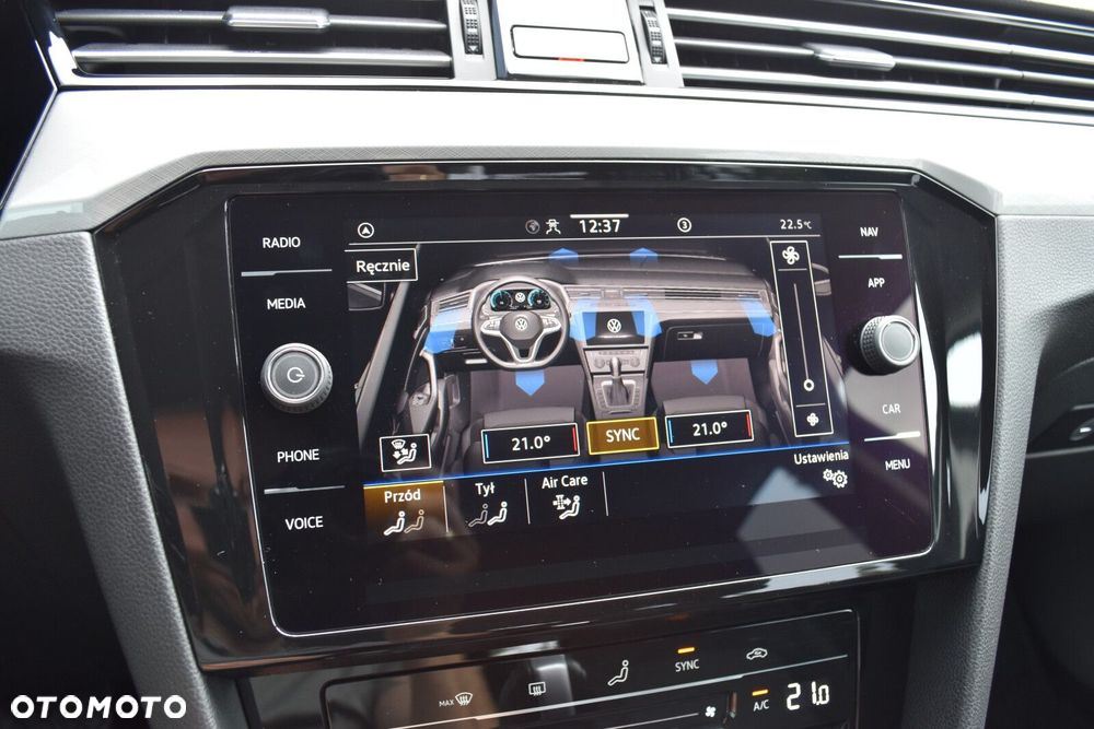 Volkswagen Passat - 22