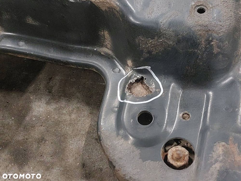 SANKI WÓZEK KOŁYSKA SILNIKA FIAT PUNTO I 1.1 8V - 5