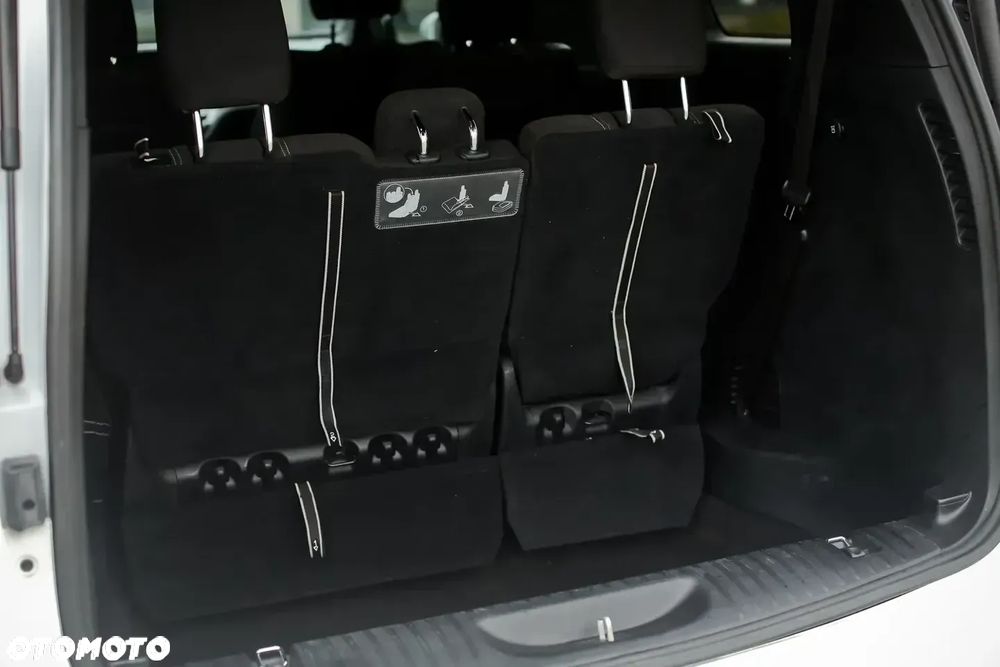 Chrysler Pacifica - 12