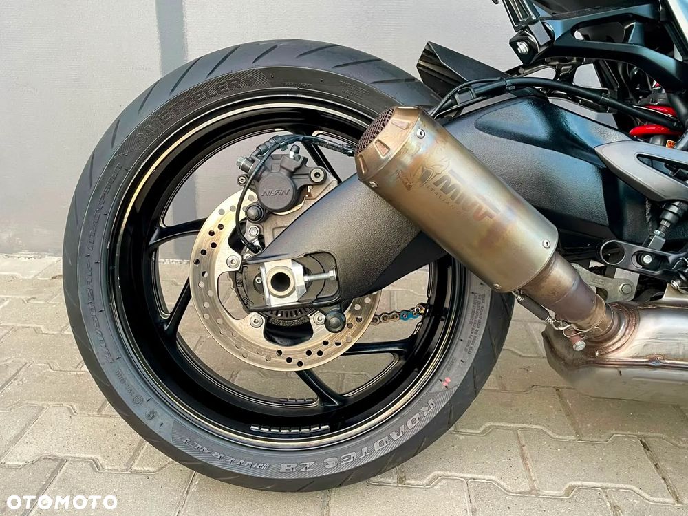 Suzuki GSX - 10