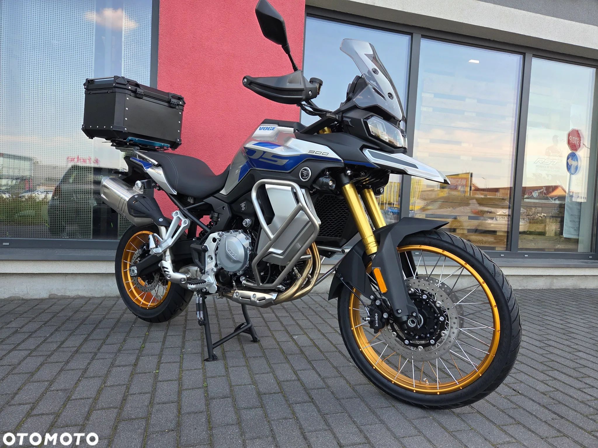 VOGE 900DSX