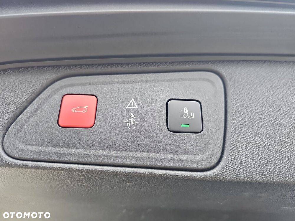 Peugeot 3008 1.6 PureTech GPF Allure S&S EAT8 - 34