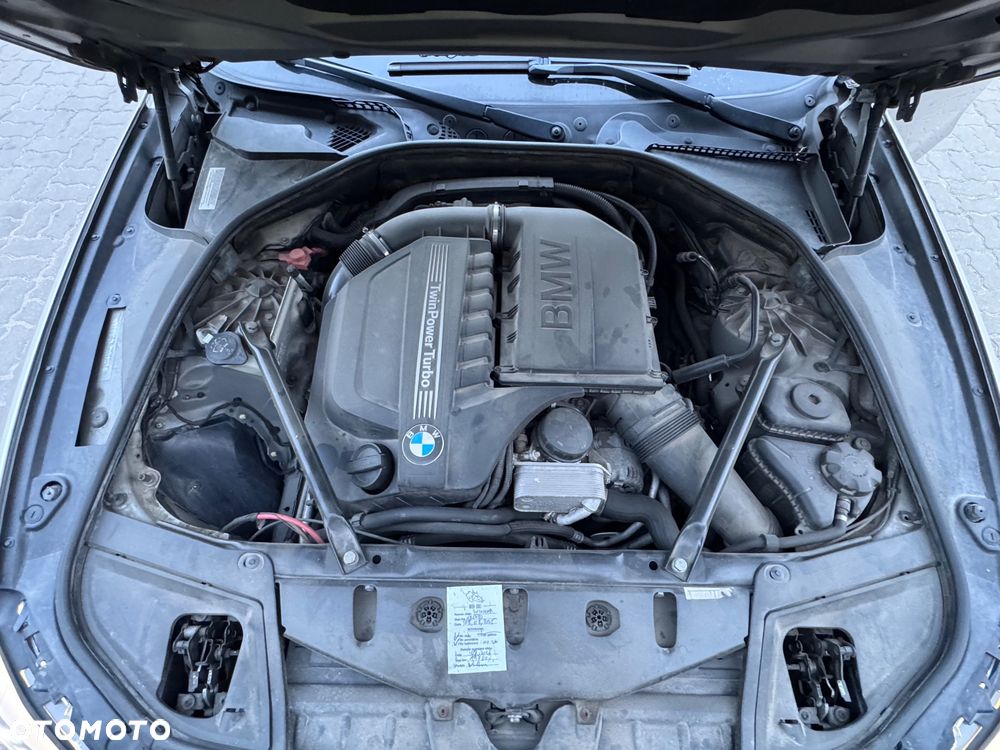 BMW Seria 5 535i xDrive - 14