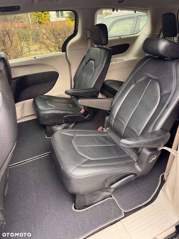 Chrysler Pacifica - 14