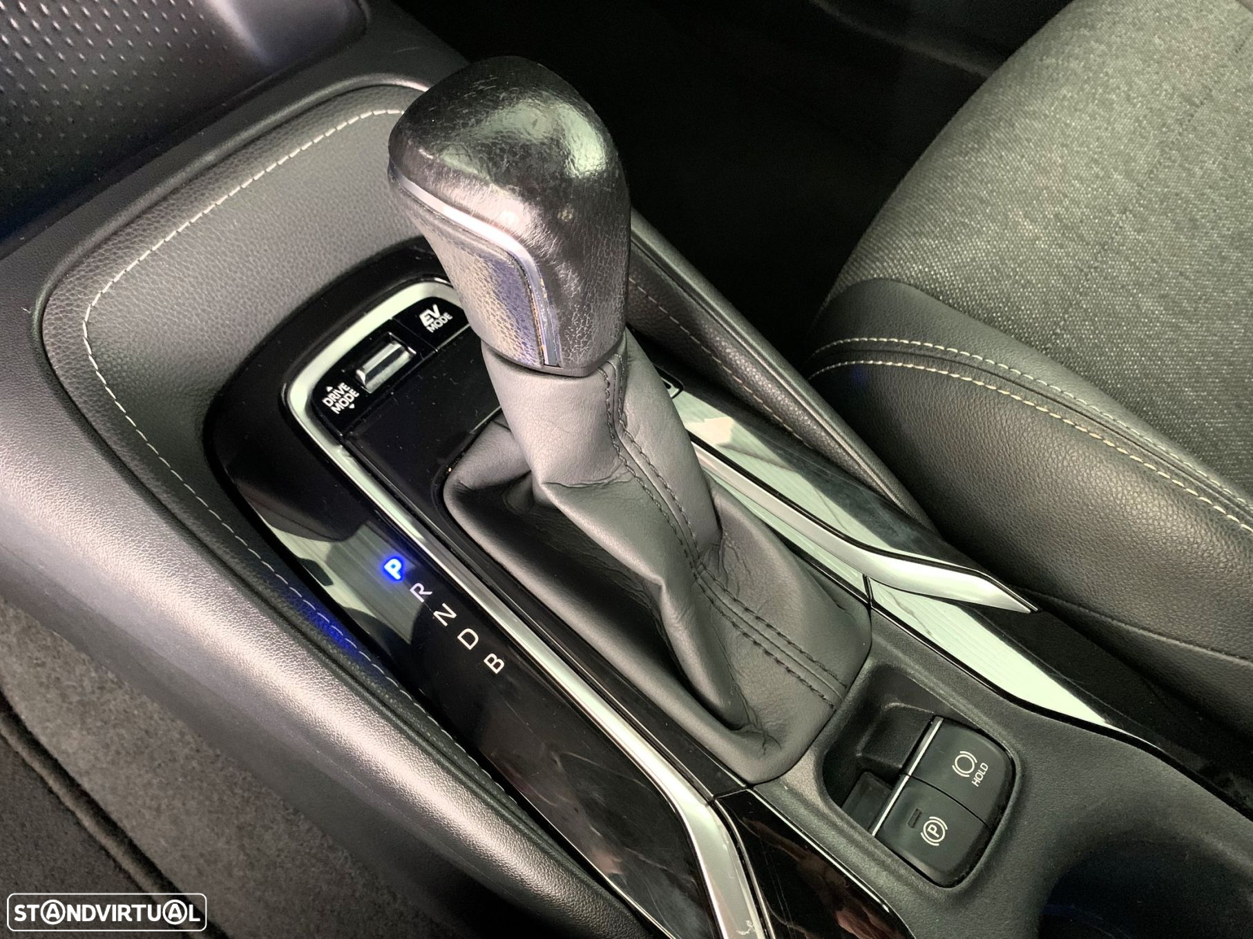 Toyota Corolla Touring Sports 1.8 Hybrid Comfort+P.Sport - 17